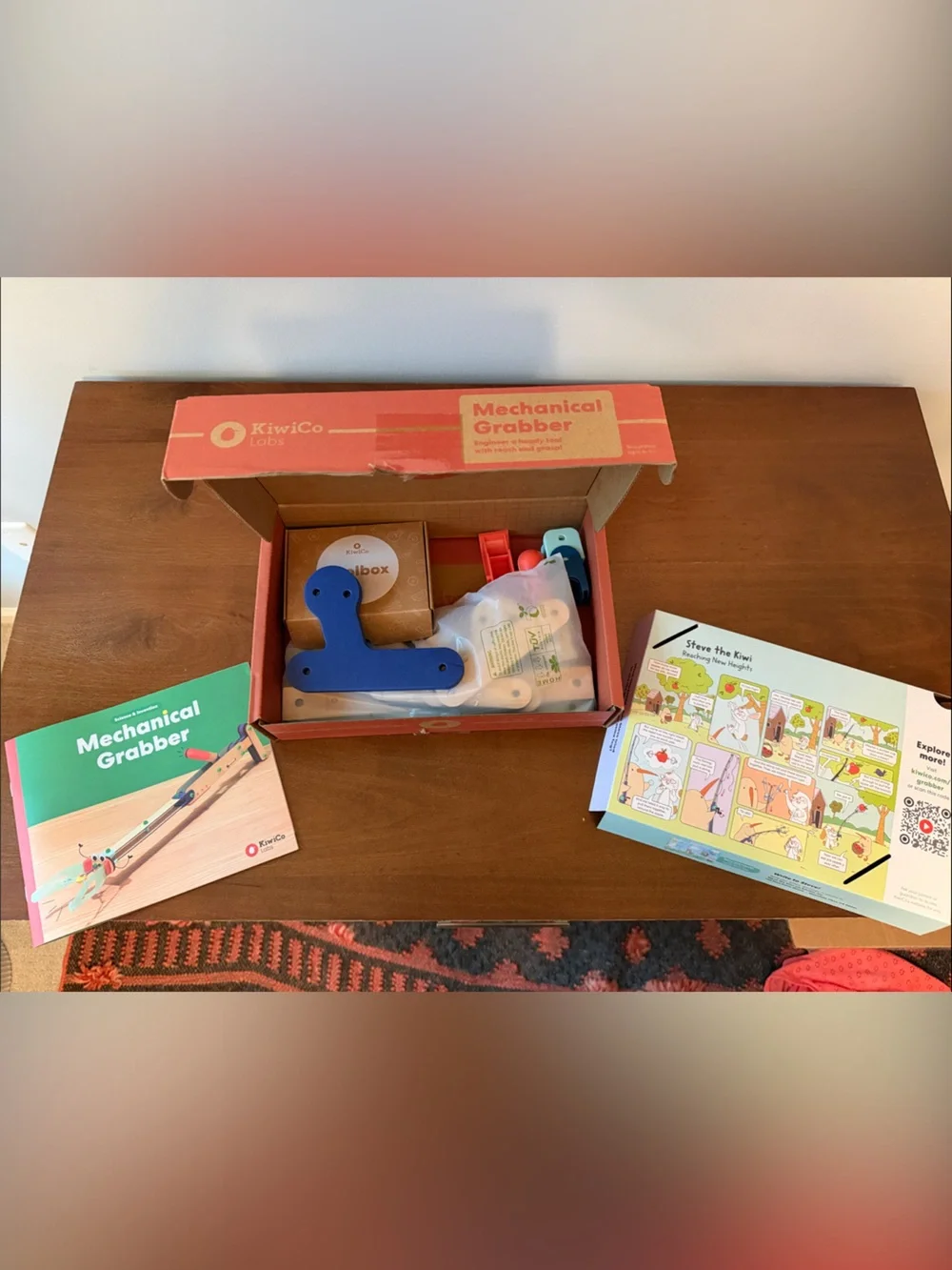 New KiwiCo Mechanical Grabber Kit